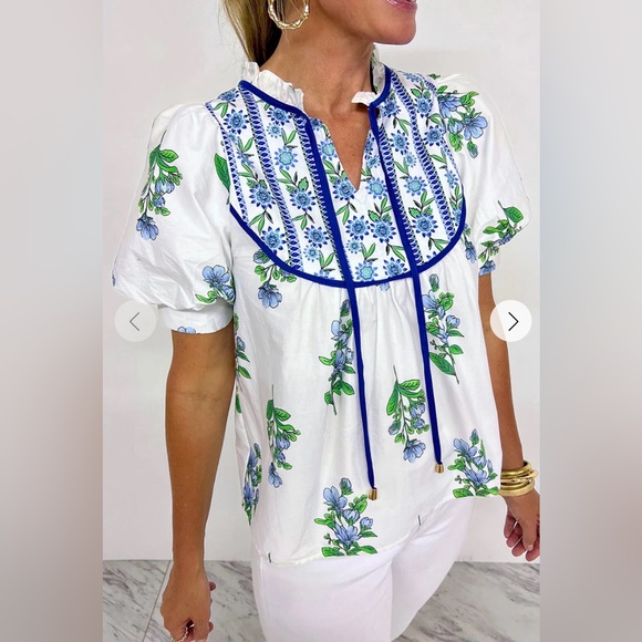 Entro White and Blue Floral Blouse NWT - Picture 2 of 8